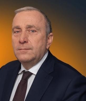 Grzegorz Schetyna podczas pracy w parlamencie