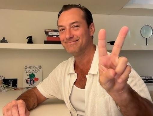 Jude Law podczas pracy w teatrze