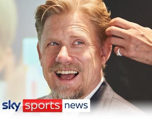 Peter Schmeichel broni strzał w meczu Manchesteru United.