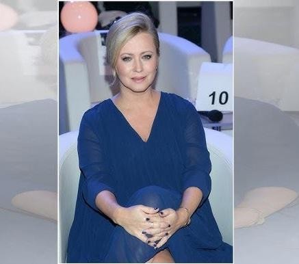 Autentyczne zdjęcie Agnieszki Wagner, polskiej aktorki, w naturalnym otoczeniu.